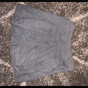 gray pleated skirt